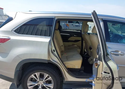 2015 Toyota Highlander Xle V6 z USA, uszkodzony, nr VIN 5TDJKRFHXFS110799